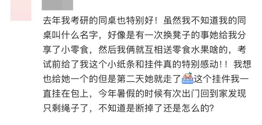在家拉着小狗和我一起读书,网友:我家小狗完全起到一个绊脚石作用…… 在家拉着小狗和我一起读书,网友:我家小狗完全起到一个绊脚石作用……