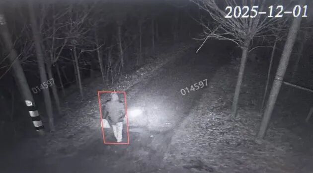 重推藏尸过程重构案发现场,27年前无名尸案真相大白! 重推藏尸过程重构案发现场,27年前无名尸案真相大白!