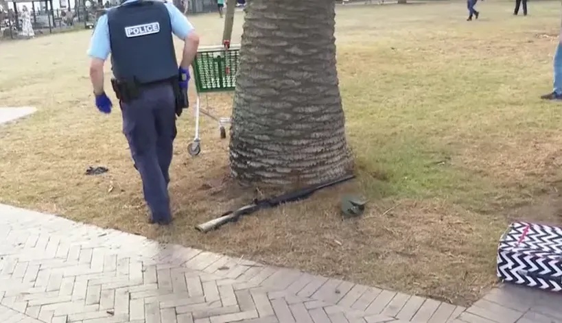 悉尼海滩枪击事件致10人死亡,其中1人为枪手!以色列总统谴责,中国驻悉尼总领馆提醒 悉尼海滩枪击事件致10人死亡,其中1人为枪手!以色列总统谴责,中国驻悉尼总领馆提醒