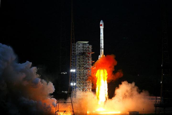 “嫦娥”“玉兔”入住广寒宫12年了 中国式探月浪漫仍在继续 “嫦娥”“玉兔”入住广寒宫12年了 中国式探月浪漫仍在继续