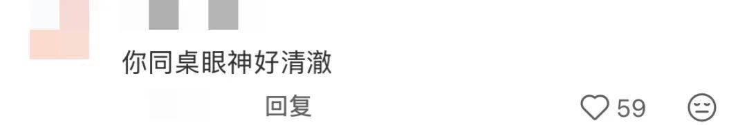 在家拉着小狗和我一起读书,网友:我家小狗完全起到一个绊脚石作用…… 在家拉着小狗和我一起读书,网友:我家小狗完全起到一个绊脚石作用……