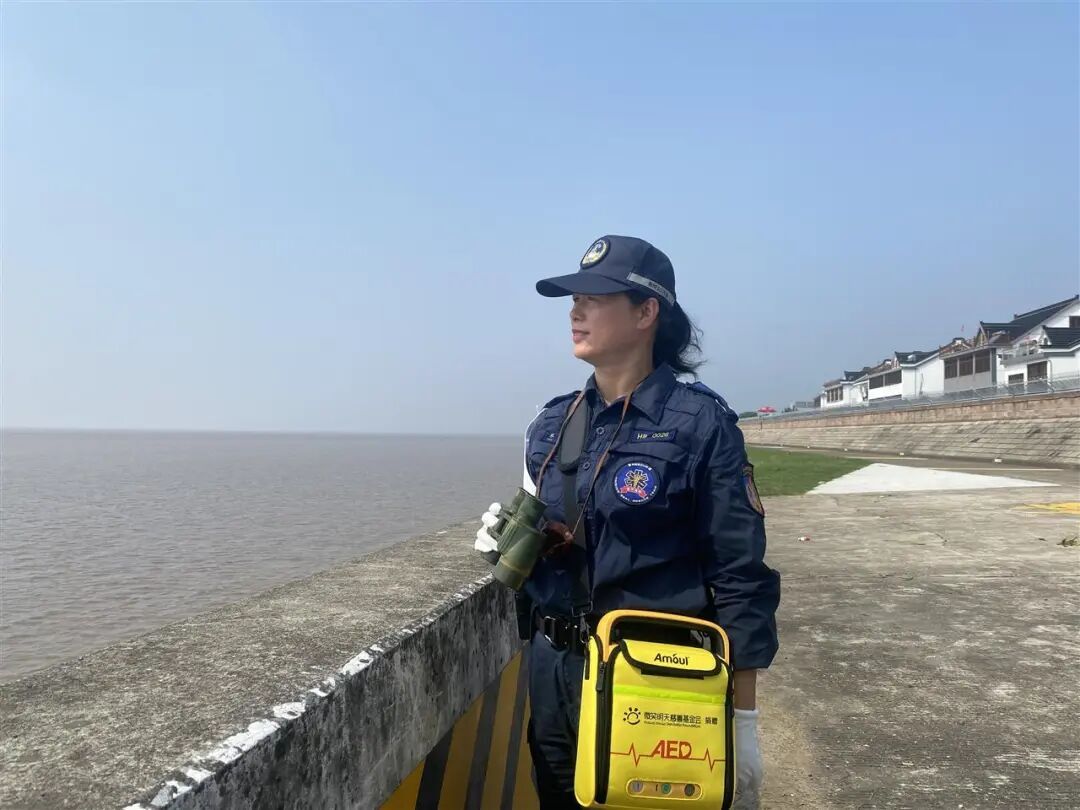 浙江一男童晕倒昏迷，女老板做心肺复苏1分钟救醒，所在救援队将给予她嘉奖