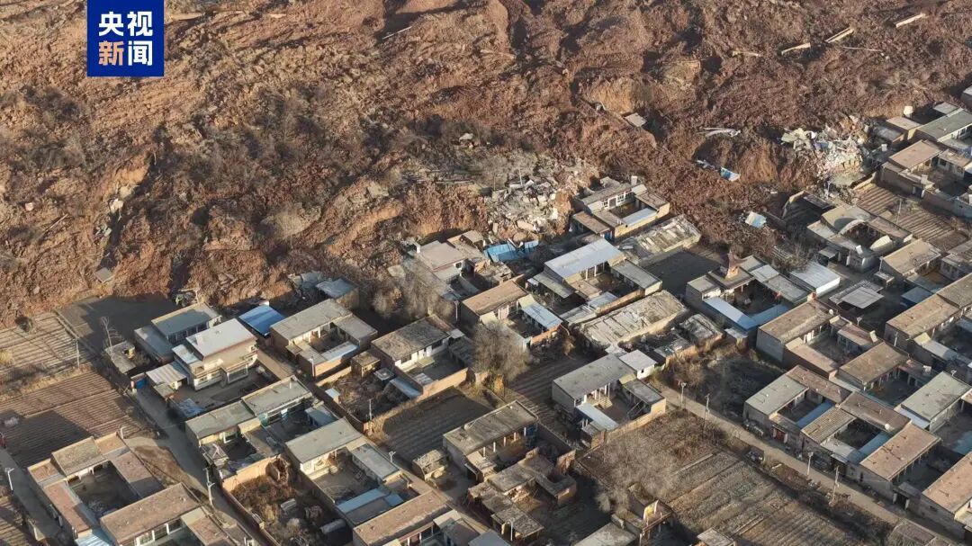 甘肃省永靖县发生滑坡 45户房屋被埋 无人员伤亡 甘肃省永靖县发生滑坡 45户房屋被埋 无人员伤亡