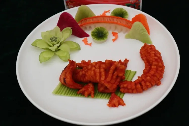 江苏这所高校，又请学生吃鱼了