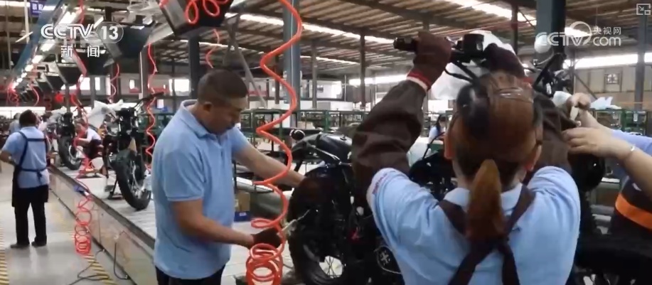 以确定性政策托举信心 让百姓“有钱花、敢花钱”