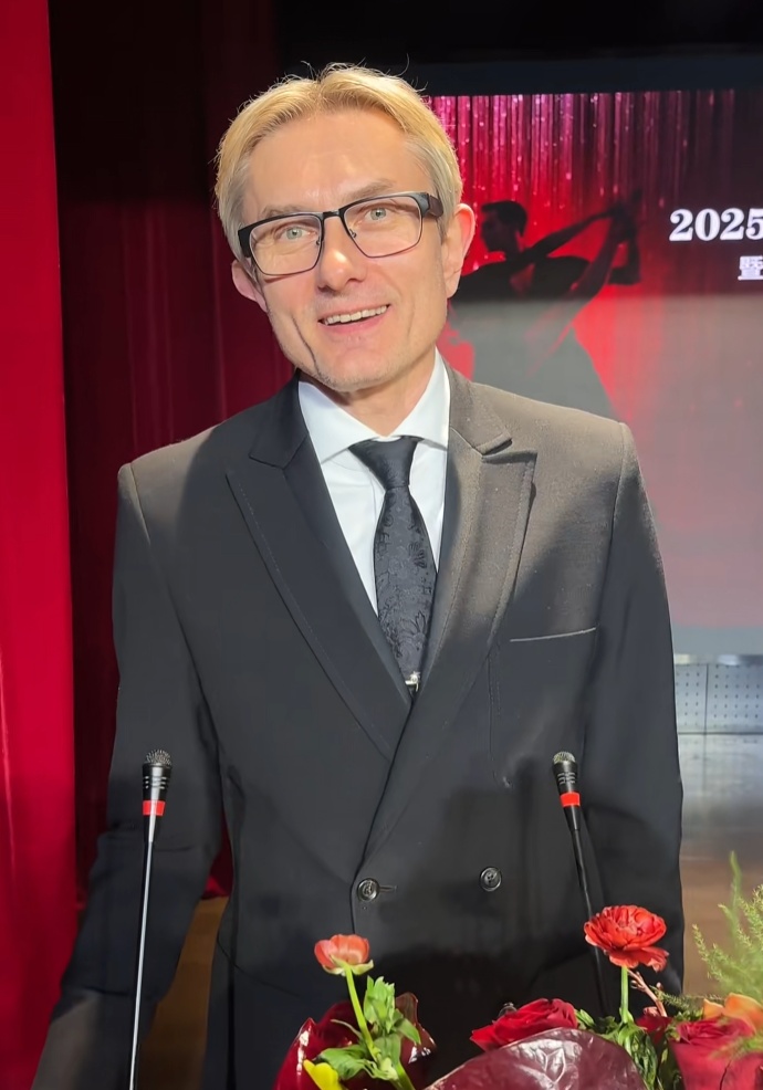 太帅了!他现身上海!曾火爆全网,网友:简直逆天了! 太帅了!他现身上海!曾火爆全网,网友:简直逆天了!