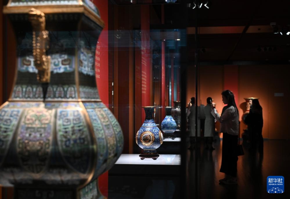 景泰蓝传承与创新艺术展在国家大剧院开幕