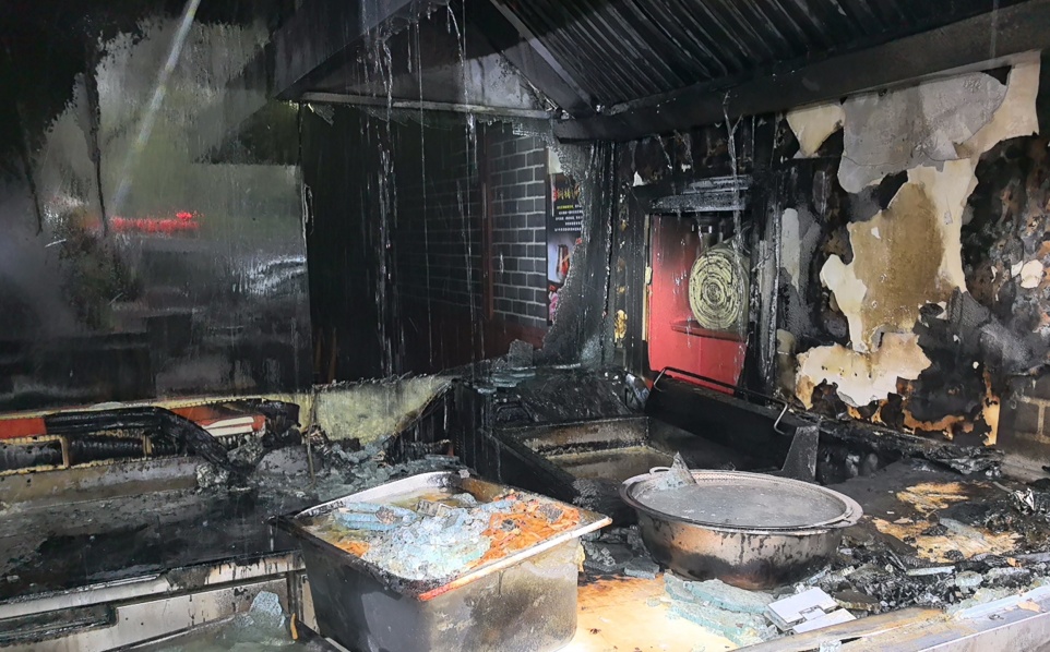 小区门口牛肉粉店突然“火”了，老街坊直呼心疼！