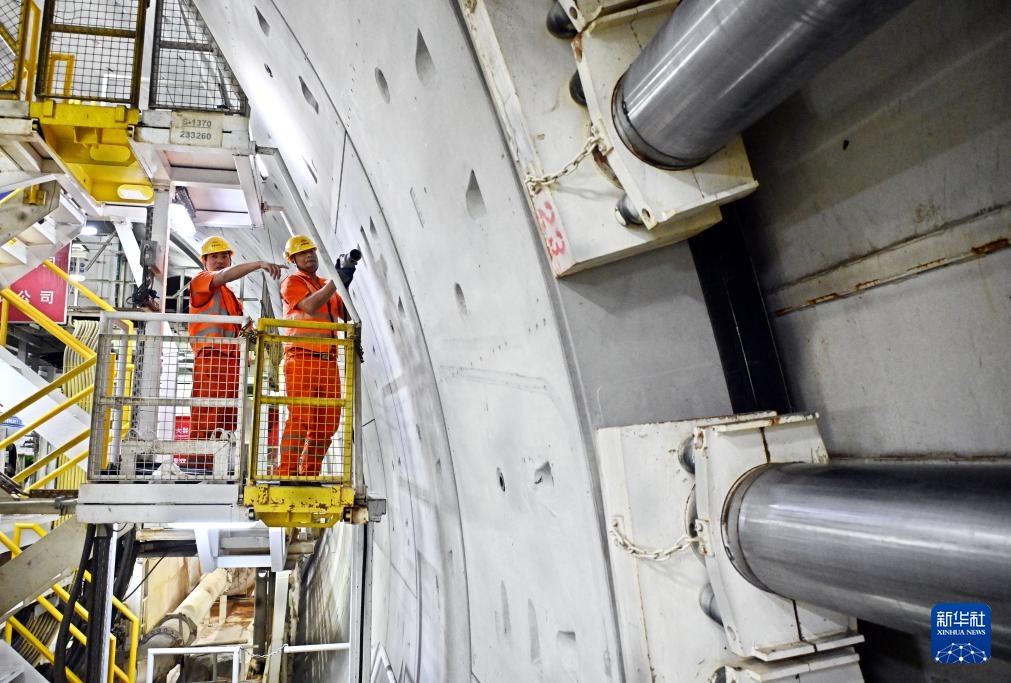 青岛胶州湾第二隧道盾构掘进突破3000米 青岛胶州湾第二隧道盾构掘进突破3000米