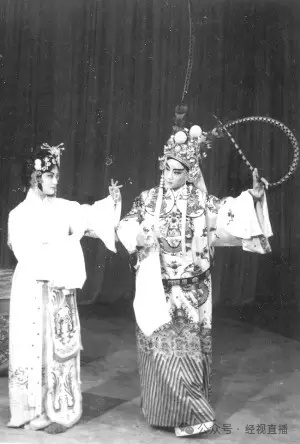 “何晴告别仪式”不公开对外吊唁,好友:她本想跟李雪健一样,战胜病魔,走回舞台 “何晴告别仪式”不公开对外吊唁,好友:她本想跟李雪健一样,战胜病魔,走回舞台