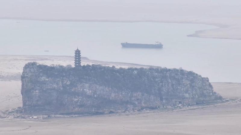 江西:鄱阳湖跌破8米极枯水位线 发布水生生物保护红色预警 江西:鄱阳湖跌破8米极枯水位线 发布水生生物保护红色预警