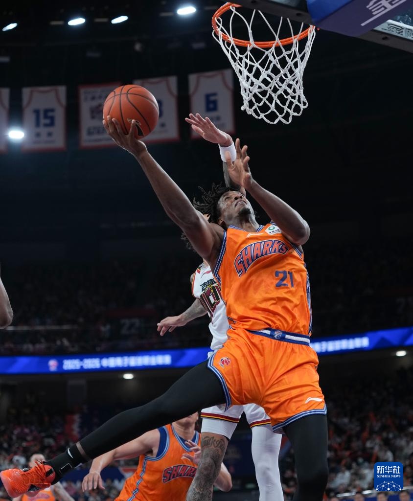 CBA常规赛:上海久事胜吉林长白山恩都里 CBA常规赛:上海久事胜吉林长白山恩都里