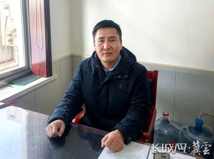 刺骨冰河中,他五分钟救起落水男童…… 刺骨冰河中,他五分钟救起落水男童……