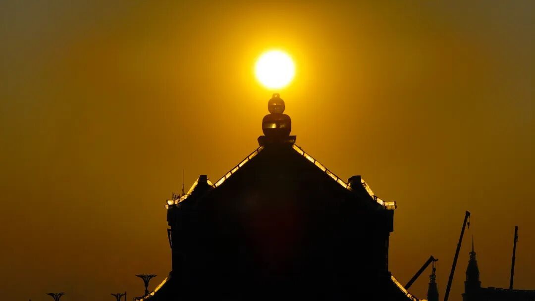 冰雪大世界建设接近尾声 迎客进入倒计时 冰雪大世界建设接近尾声 迎客进入倒计时