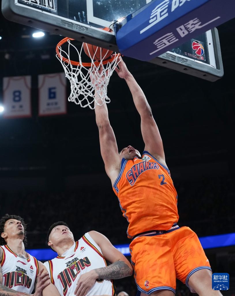 CBA常规赛:上海久事胜吉林长白山恩都里 CBA常规赛:上海久事胜吉林长白山恩都里