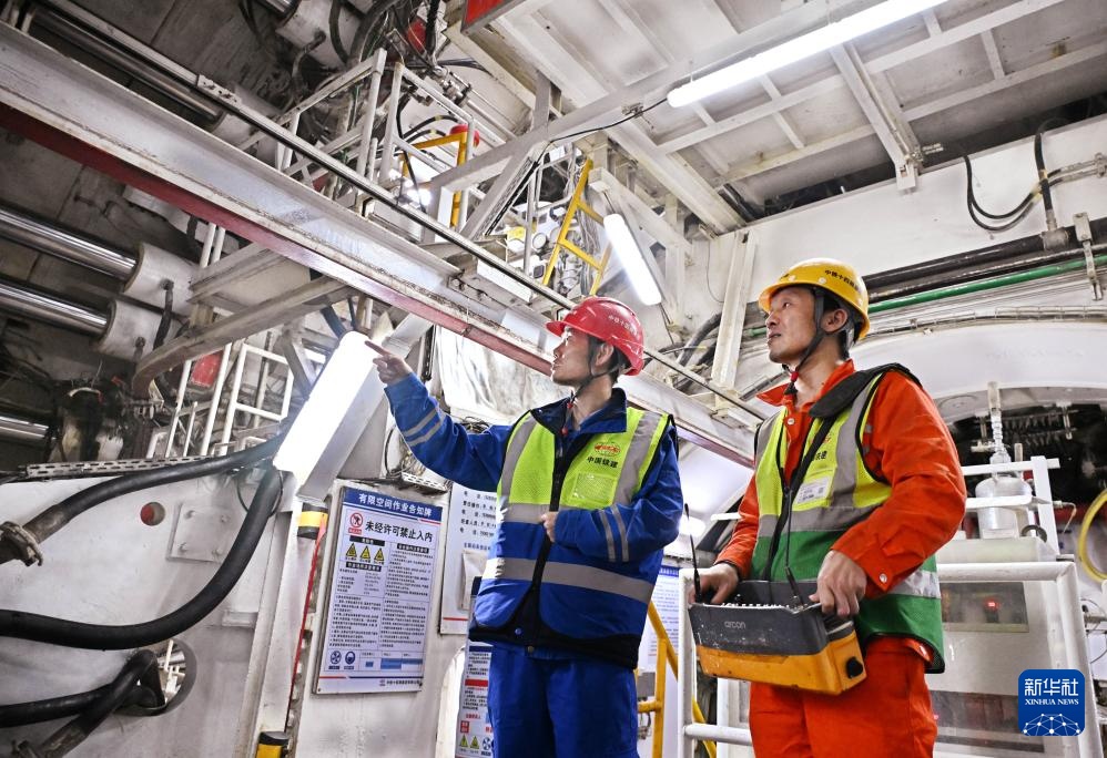 青岛胶州湾第二隧道盾构掘进突破3000米 青岛胶州湾第二隧道盾构掘进突破3000米