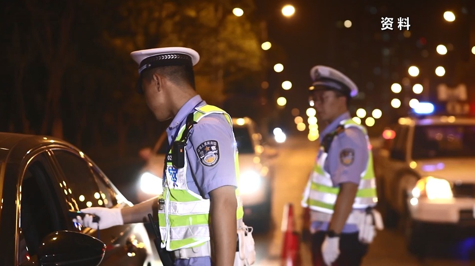 女子失恋下午喝酒凌晨开车仍是醉驾,饮酒后多久才能开车? 女子失恋下午喝酒凌晨开车仍是醉驾,饮酒后多久才能开车?