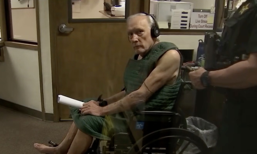 美国84岁老父亲枪击亲生儿子,因不满其探视太少 美国84岁老父亲枪击亲生儿子,因不满其探视太少