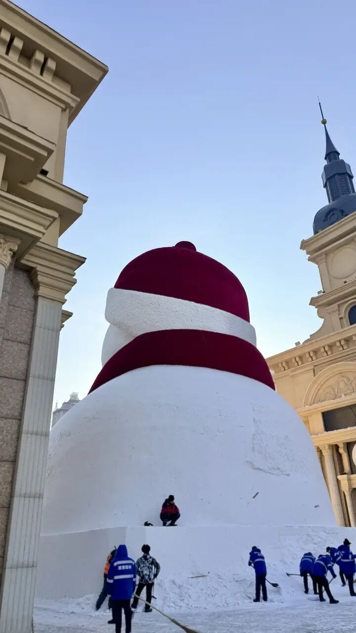 音乐长廊大雪人炫出“尔滨速度”!全国网友“闪现”冰城“双向奔赴” 音乐长廊大雪人炫出“尔滨速度”!全国网友“闪现”冰城“双向奔赴”