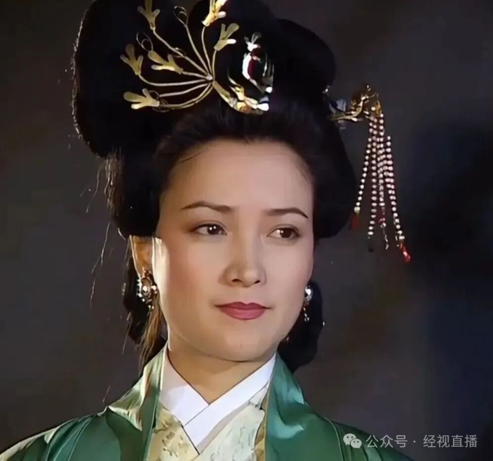 “何晴告别仪式”不公开对外吊唁,好友:她本想跟李雪健一样,战胜病魔,走回舞台 “何晴告别仪式”不公开对外吊唁,好友:她本想跟李雪健一样,战胜病魔,走回舞台