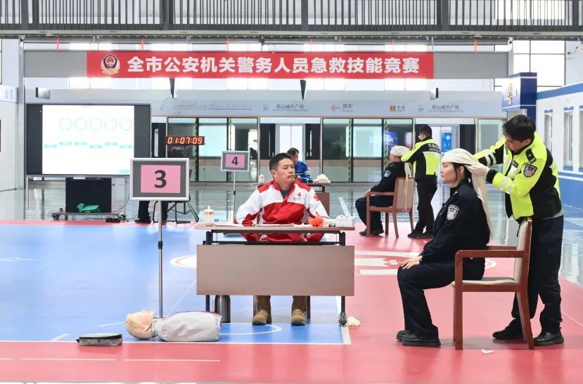 与“死神”争分夺秒,民警挽回一条生命 与“死神”争分夺秒,民警挽回一条生命