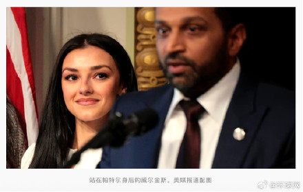 丑闻及争议声持续不断,FBI局长被女友公开“催婚” 丑闻及争议声持续不断,FBI局长被女友公开“催婚”