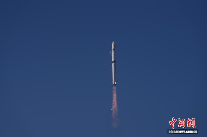 中国成功发射立体测绘卫星资源三号04星