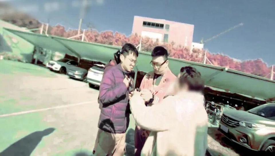 妈妈取30万“彩礼”给儿子订婚，儿子一脸迷茫：我不知道我要结婚了