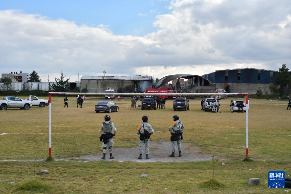 墨西哥一小飞机坠毁致7人死亡 墨西哥一小飞机坠毁致7人死亡