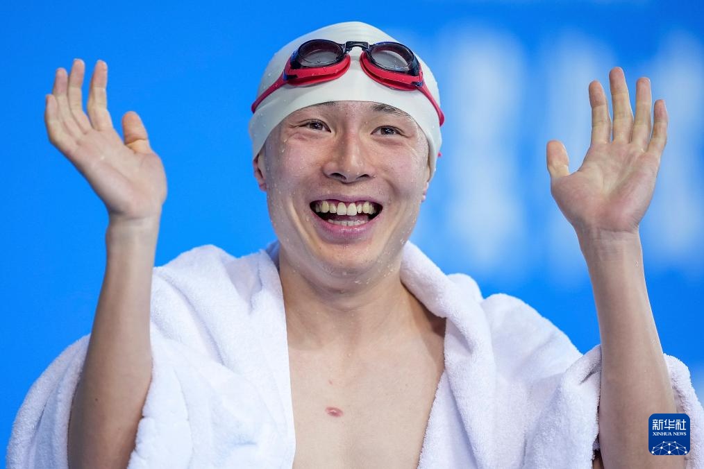 孙宇亮：特奥游泳赛场上的自信男孩