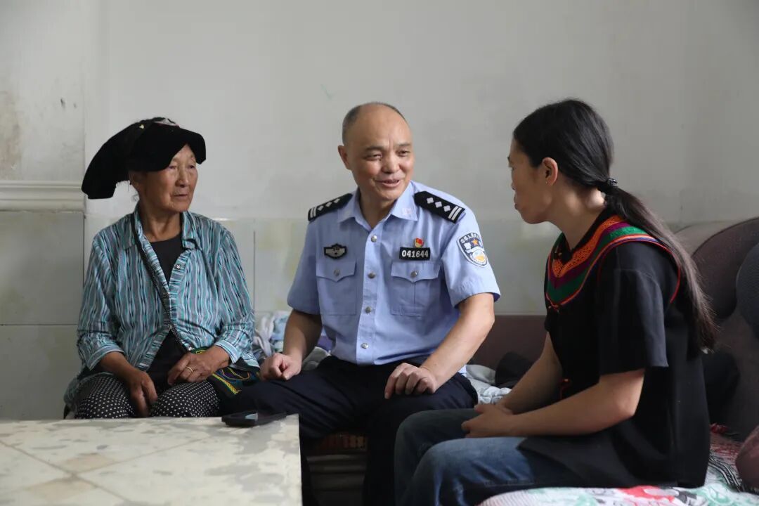 41年坚守,他是群众口中的“瓦山老所长”! 41年坚守,他是群众口中的“瓦山老所长”!