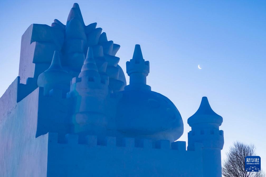 天宇迎来本年度最小残月 天宇迎来本年度最小残月