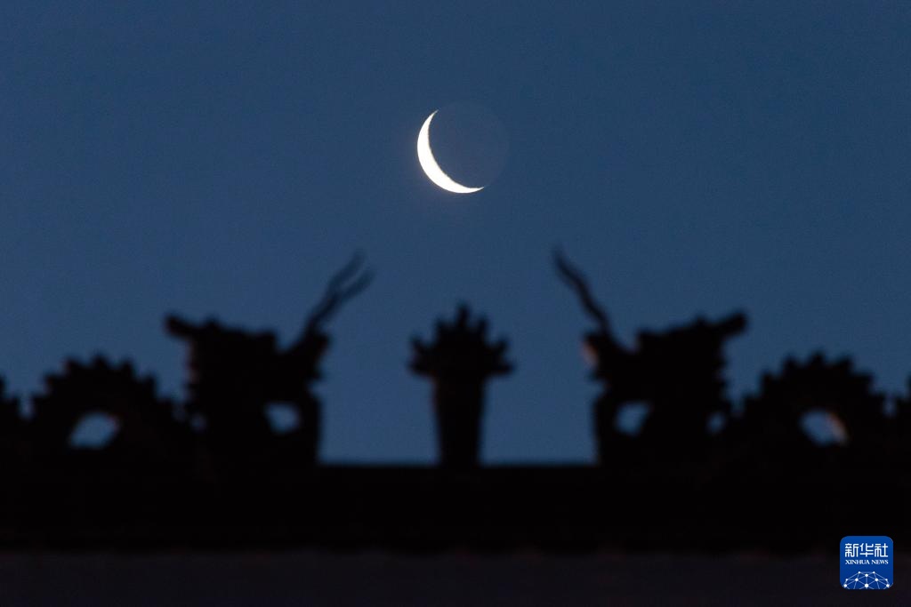 天宇迎来本年度最小残月 天宇迎来本年度最小残月