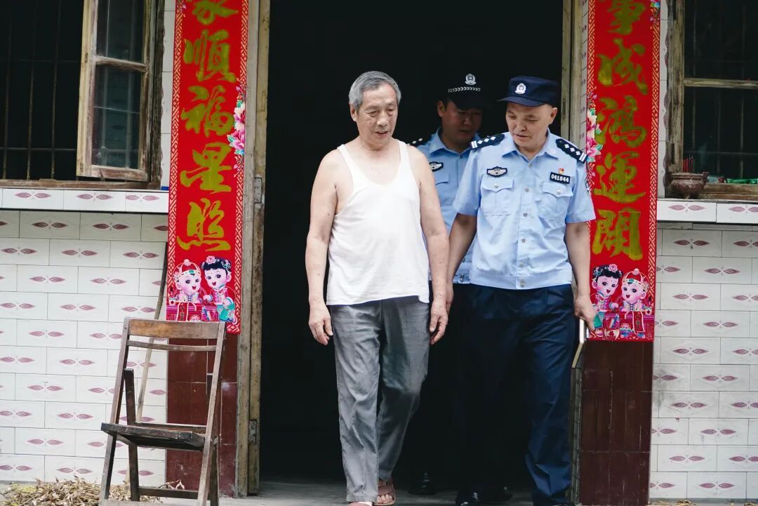 41年坚守,他是群众口中的“瓦山老所长”! 41年坚守,他是群众口中的“瓦山老所长”!