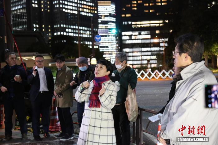 “不需要扩军备战的政权!”抗议声在日本首相官邸前再度响起 “不需要扩军备战的政权!”抗议声在日本首相官邸前再度响起