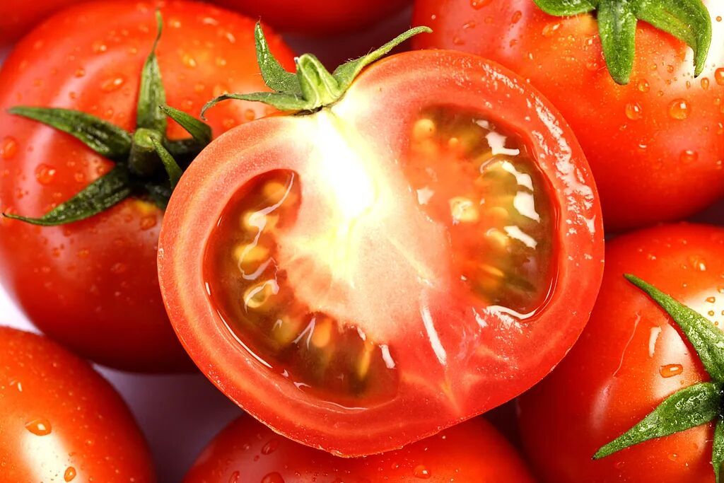 1个西红柿，预防6种癌，心血管也受益～这3种吃法要不得，严重可致命！