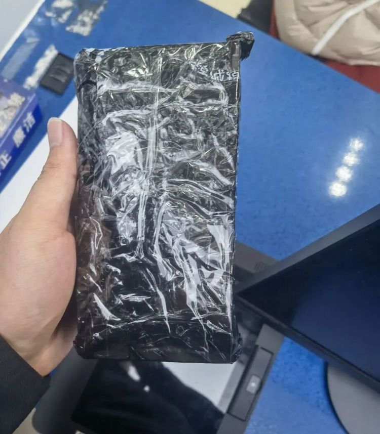 女子携5万现金赴“约”，没想到被警方叫回派出所