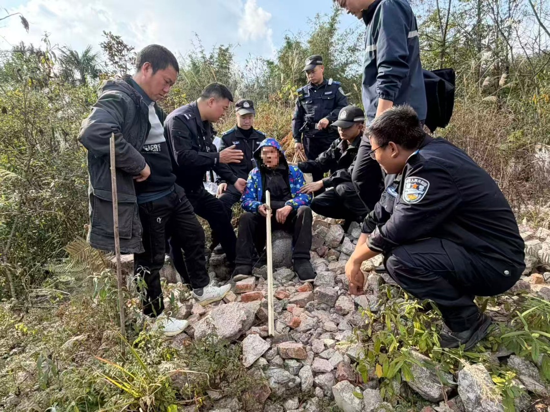 只因想要个手机，76岁大爷赌气躲进深山！靠一瓶白酒开启老年“荒野求生”
