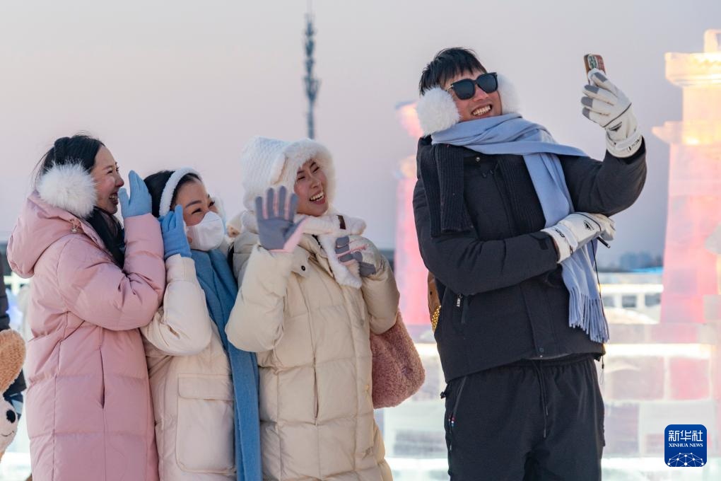 最大规模的哈尔滨冰雪大世界开园 最大规模的哈尔滨冰雪大世界开园