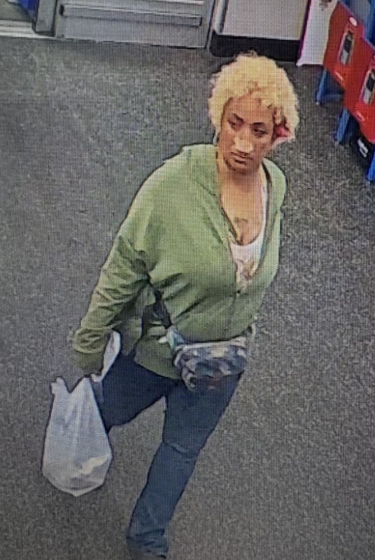 美国一女子在超市面包里藏刀片,面临“蓄意伤害未遂”罪名指控 美国一女子在超市面包里藏刀片,面临“蓄意伤害未遂”罪名指控