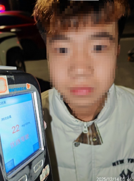 16岁少年一年内第四次无证驾驶！这次还酒驾？！终被拘留