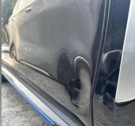 小区地库里出车祸，女子惊呆了：对方竟然不是人！更糟心的是...