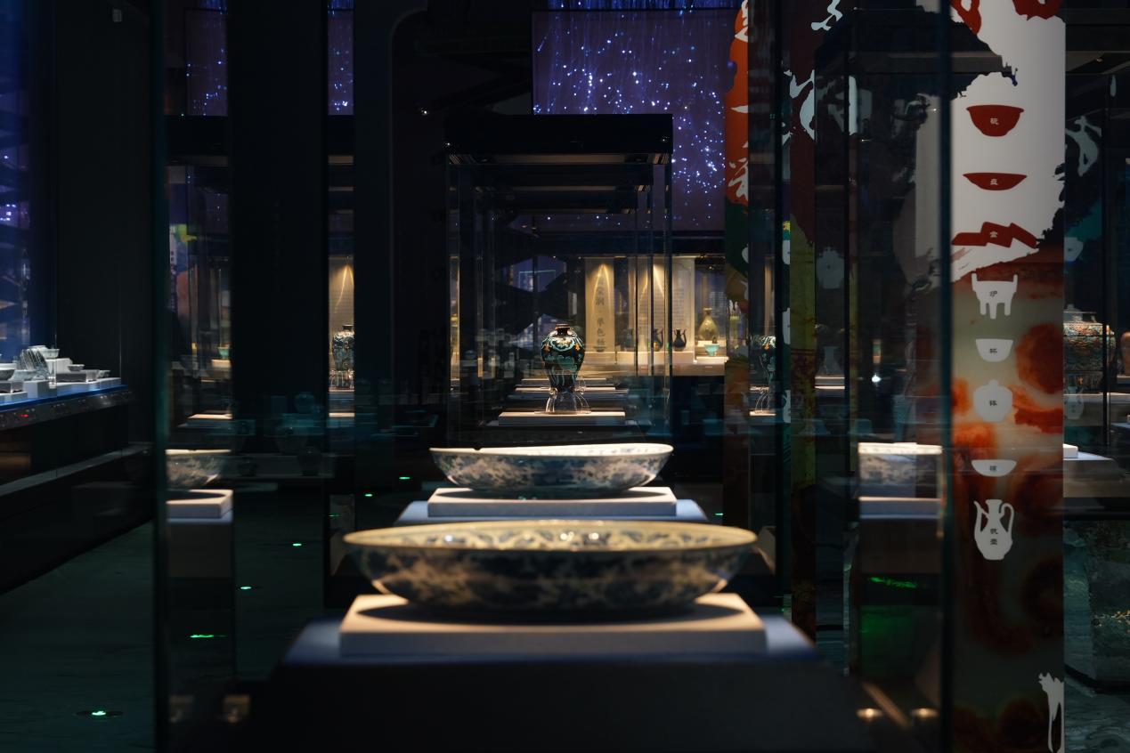 中国南海西北陆坡海域深海考古特展亮相“运河之舟” 重点文物抢先看