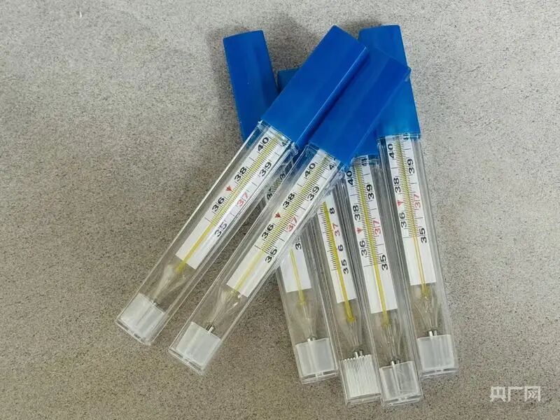 水银体温计被“抢购一空”?记者实地走访药店 水银体温计被“抢购一空”?记者实地走访药店