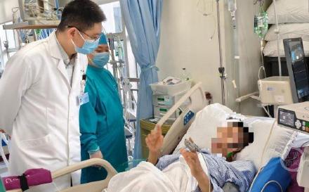 男子反复发烧命悬一线 肺中竟惊现活虫