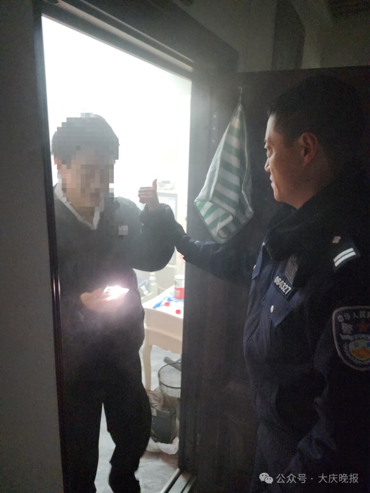 万分危急！警方“智救”19岁轻生男子