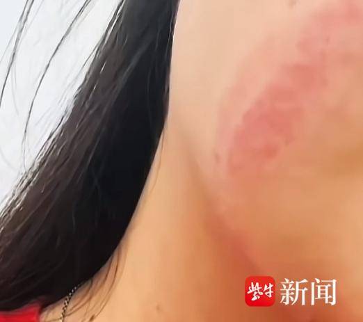 女子吃夜宵被陌生男子搭讪，拒绝后遭辱骂、推搡！三亚警方：拘留15日