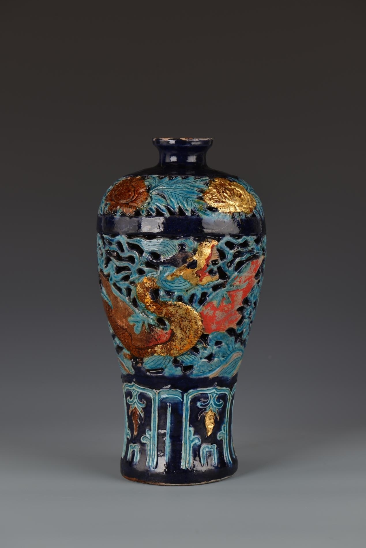 中国南海西北陆坡海域深海考古特展亮相“运河之舟” 重点文物抢先看