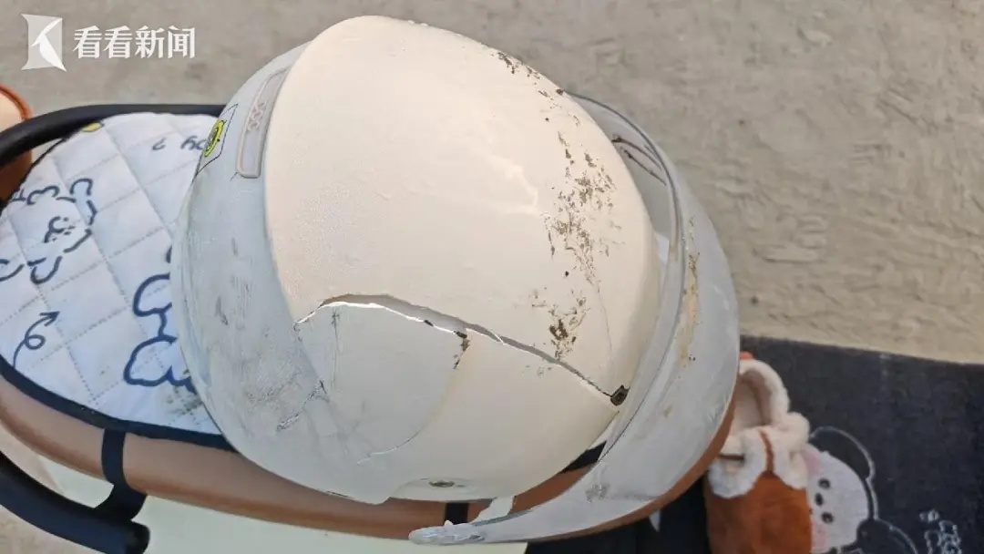 上海街头一女子瞬间被卡车碾过头部……这个细节保命!