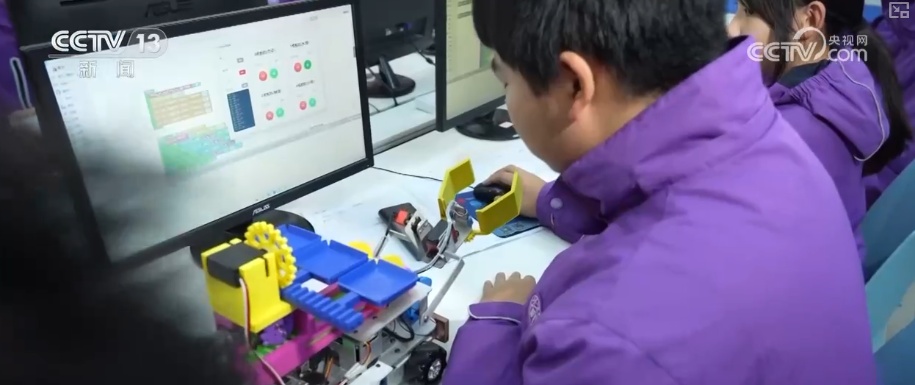 “跨学科主题学习”“项目式学习”增强学生实践能力 中小学生科学素养稳步提升